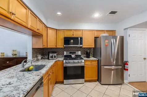 2 Crystal Lane Paterson NJ 07501