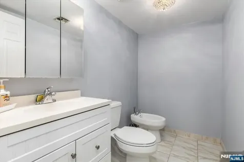 2 Crystal Lane Paterson NJ 07501