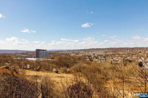 2 Crystal Lane Paterson NJ 07501