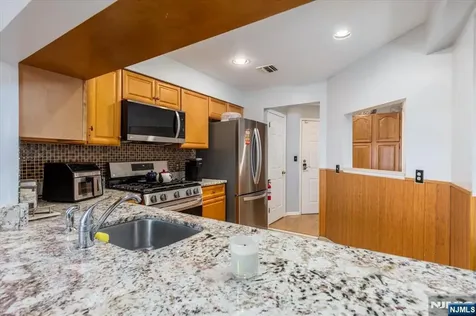 2 Crystal Lane Paterson NJ 07501