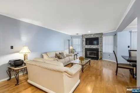 2 Crystal Lane Paterson NJ 07501