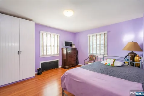 175 Hillside Avenue Bergenfield NJ 07621
