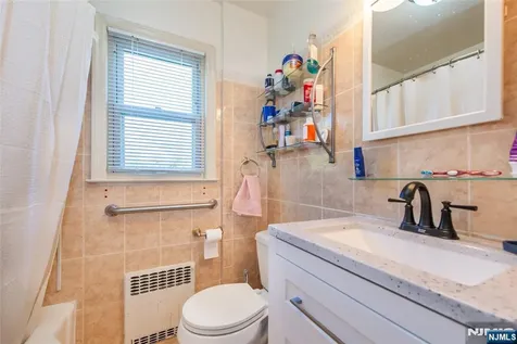 175 Hillside Avenue Bergenfield NJ 07621