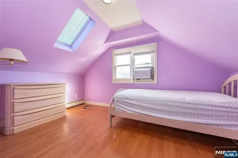175 Hillside Avenue Bergenfield NJ 07621