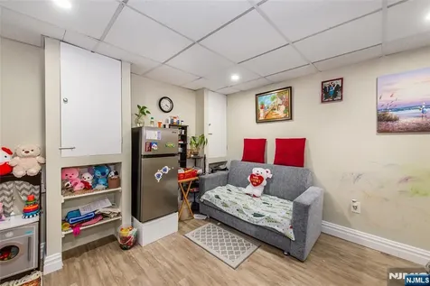 175 Hillside Avenue Bergenfield NJ 07621