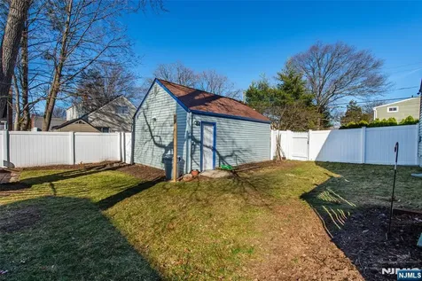 175 Hillside Avenue Bergenfield NJ 07621
