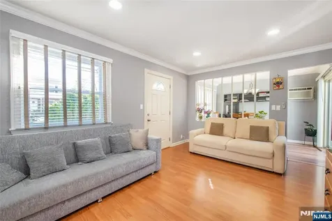 175 Hillside Avenue Bergenfield NJ 07621