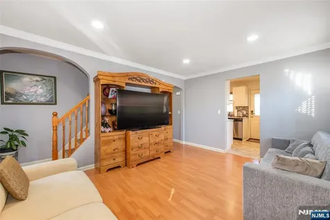 175 Hillside Avenue Bergenfield NJ 07621