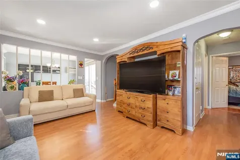175 Hillside Avenue Bergenfield NJ 07621