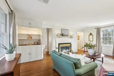 235 Sheridan Avenue Ho-ho-kus NJ 07423