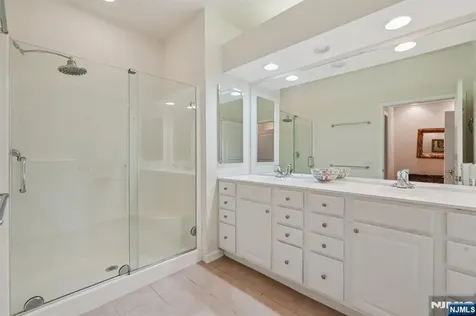 5203 Warrens Way Wanaque NJ 07465