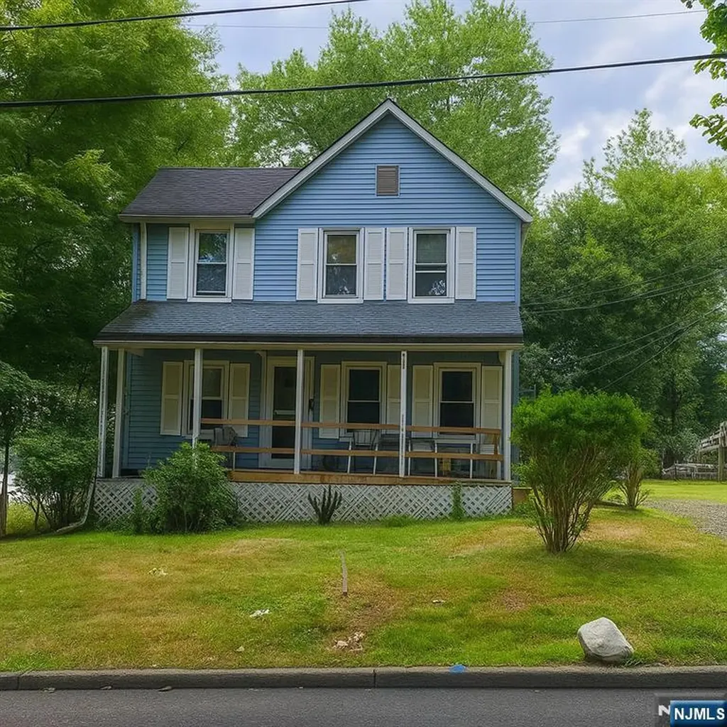 208 Manhattan Avenue Teaneck NJ 07666