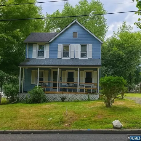 208 Manhattan Avenue Teaneck NJ 07666