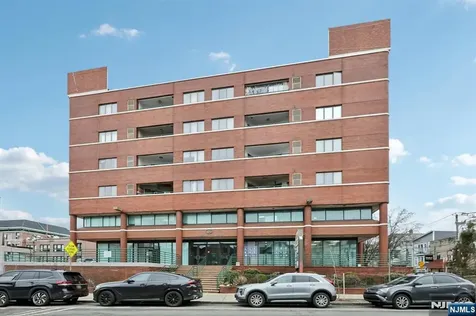 41-51 Wilson Avenue Newark NJ 07105