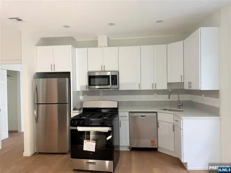 346-348 Woodside Avenue Newark NJ 07104
