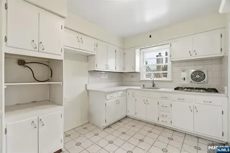 49 New Brier Lane Clifton NJ 07012