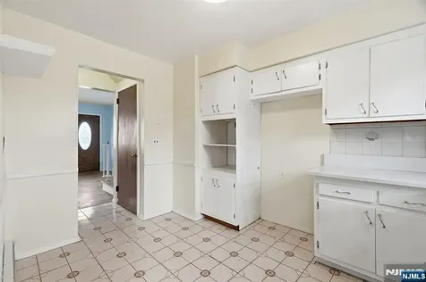 49 New Brier Lane Clifton NJ 07012