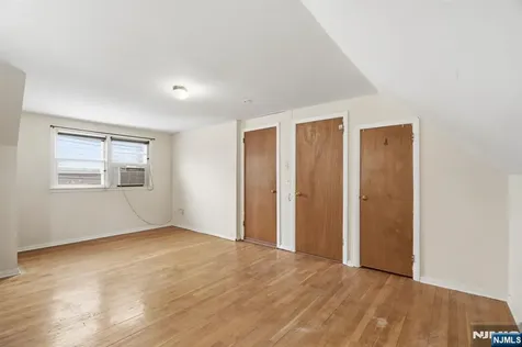 49 New Brier Lane Clifton NJ 07012