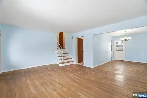 49 New Brier Lane Clifton NJ 07012