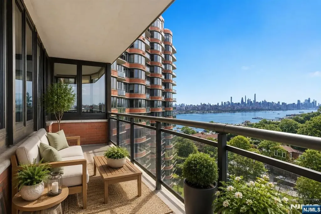 100 Carlyle Cliffside Park NJ 07010