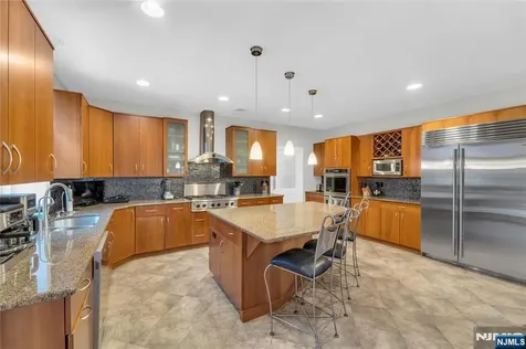 1 Sherwood Court Old Tappan NJ 07675