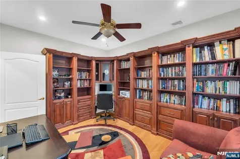 1 Sherwood Court Old Tappan NJ 07675
