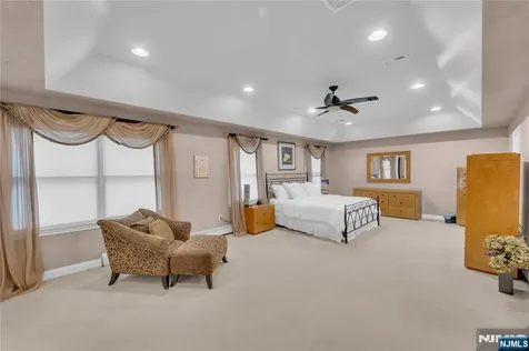 1 Sherwood Court Old Tappan NJ 07675