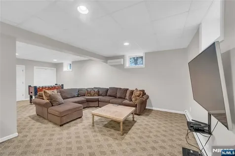 1 Sherwood Court Old Tappan NJ 07675