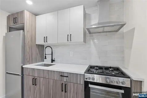 369 Hops Lane Secaucus NJ 07094