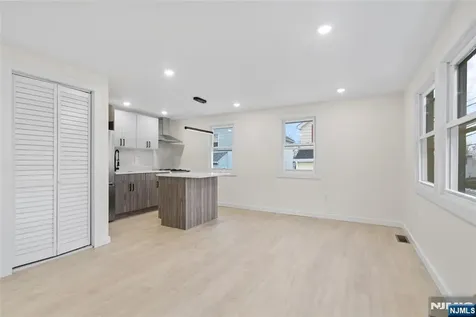 369 Hops Lane Secaucus NJ 07094