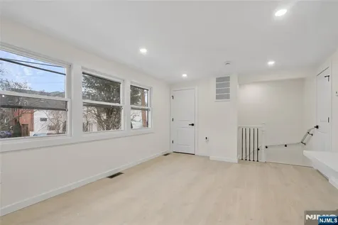 369 Hops Lane Secaucus NJ 07094