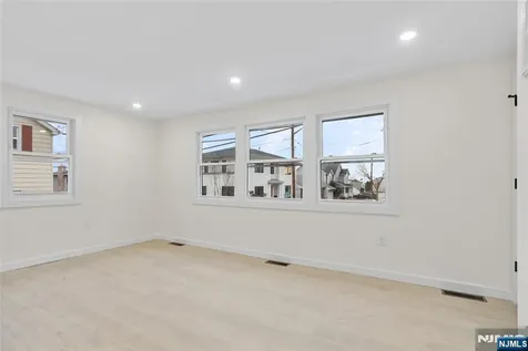 369 Hops Lane Secaucus NJ 07094