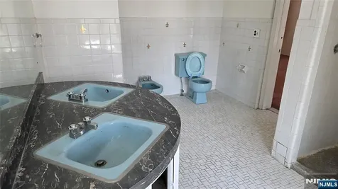 570--574 Mount Prospect Newark NJ 07104