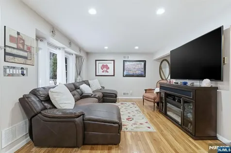 260 Hamilton Road Teaneck NJ 07666