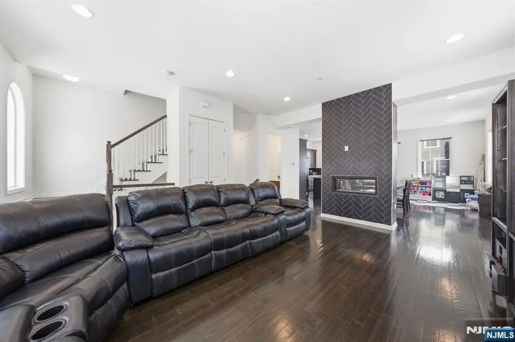 62 Roosevelt Drive Wood Ridge NJ 07075