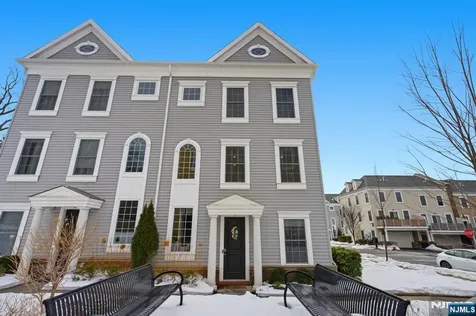 62 Roosevelt Drive Wood Ridge NJ 07075