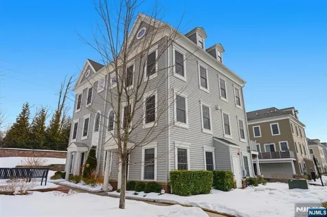 62 Roosevelt Drive Wood Ridge NJ 07075