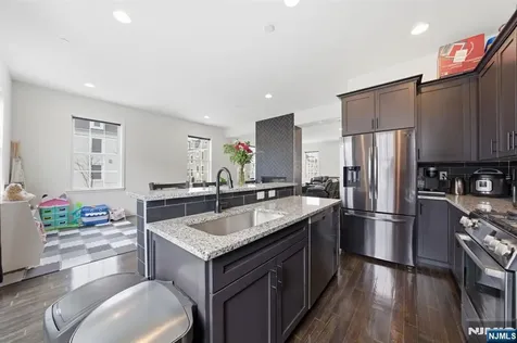 62 Roosevelt Drive Wood Ridge NJ 07075