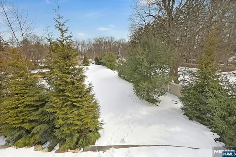 106 Brandon Court Montvale NJ 07645