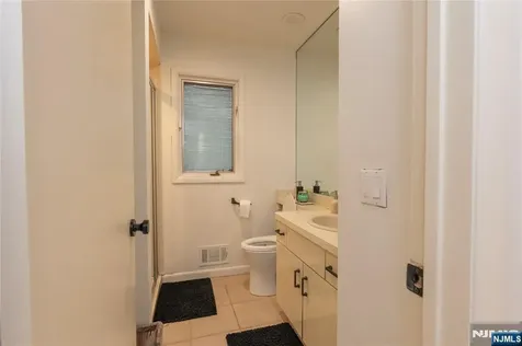 22 Post Lane Livingston NJ 07039