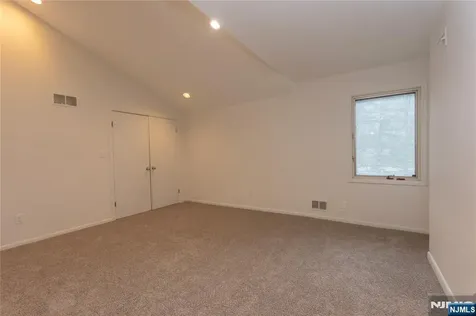 22 Post Lane Livingston NJ 07039