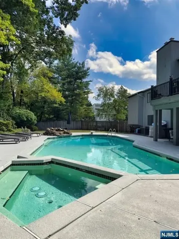 22 Post Lane Livingston NJ 07039