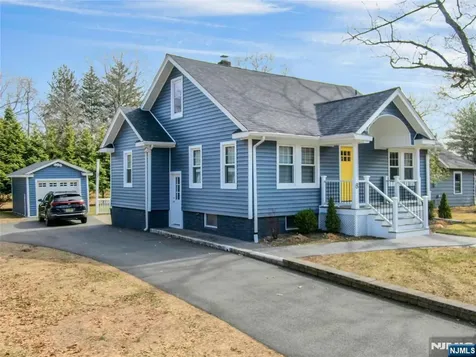 8 Edgewood Avenue Wyckoff NJ 07481