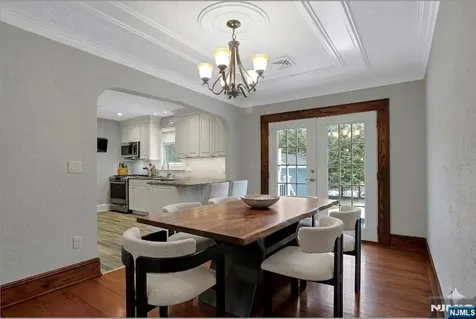 8 Edgewood Avenue Wyckoff NJ 07481
