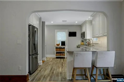 8 Edgewood Avenue Wyckoff NJ 07481