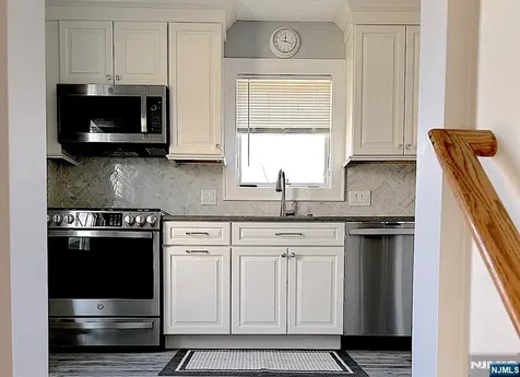 8 Edgewood Avenue Wyckoff NJ 07481