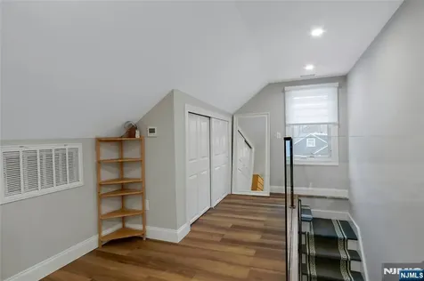 8 Edgewood Avenue Wyckoff NJ 07481