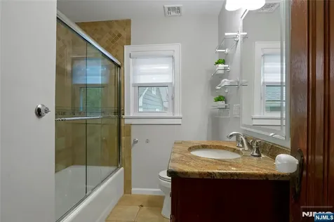 8 Edgewood Avenue Wyckoff NJ 07481