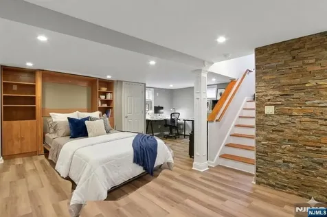 8 Edgewood Avenue Wyckoff NJ 07481