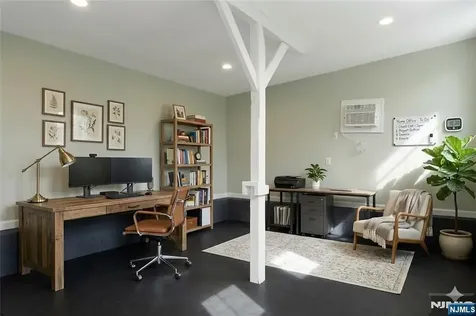 8 Edgewood Avenue Wyckoff NJ 07481